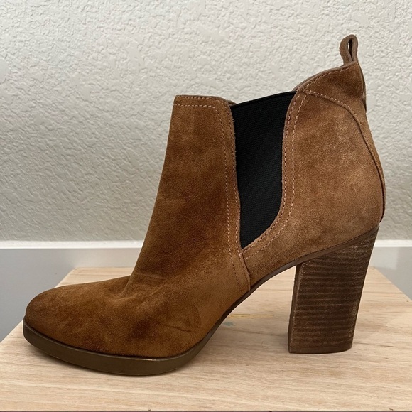 Marc Fisher Mallory Brown Leather Heeled Ankle Booties 9.5 - Picture 3 of 6